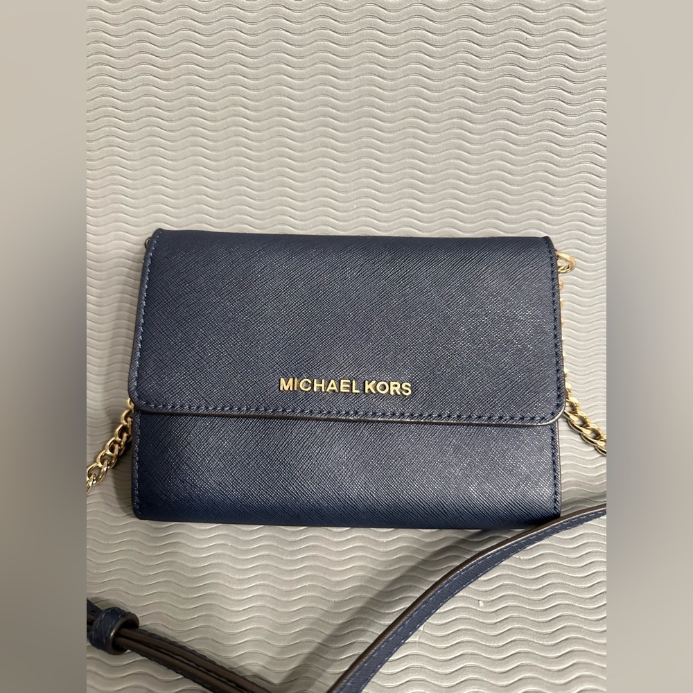 MICHAEL KORS JETSET WALLET CROSSBODY
